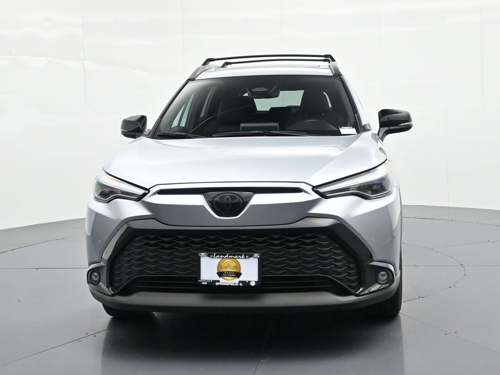 Toyota Corolla Cross Vehicle Full-screen Gallery Image 3