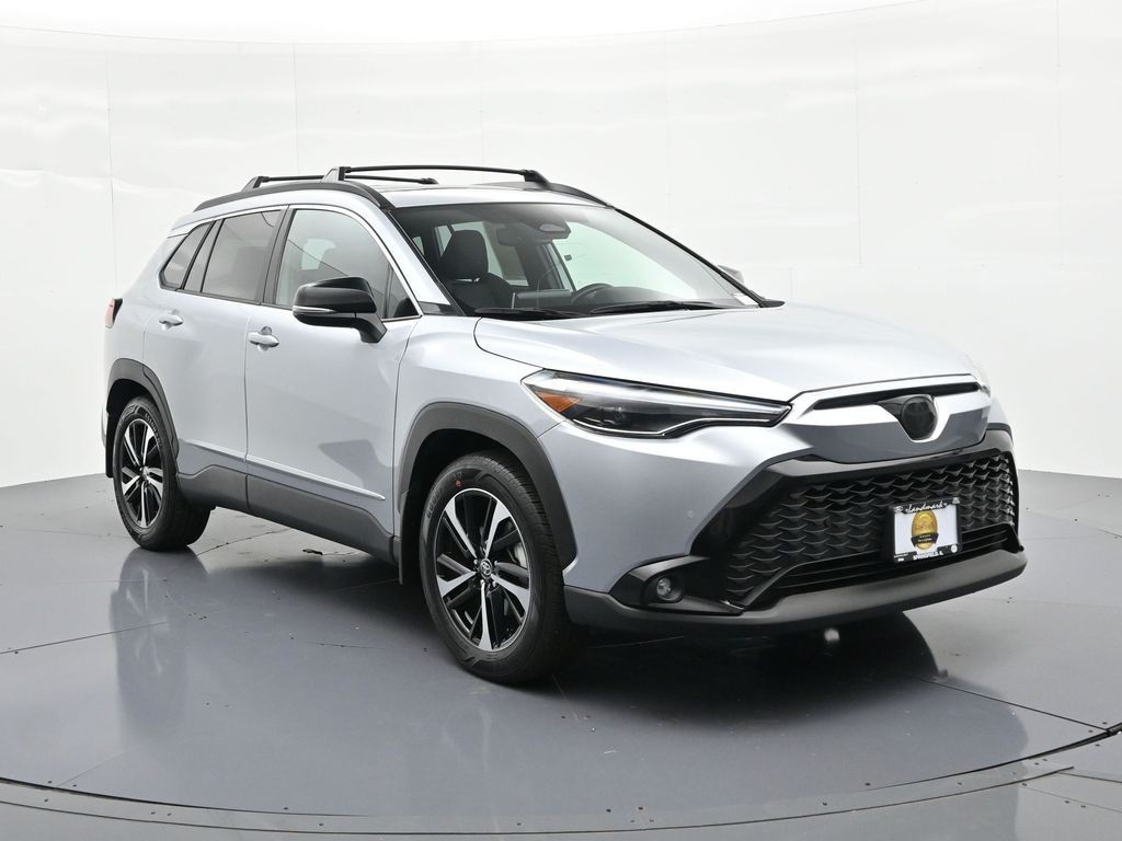 Toyota Corolla Cross Vehicle Full-screen Gallery Image 4