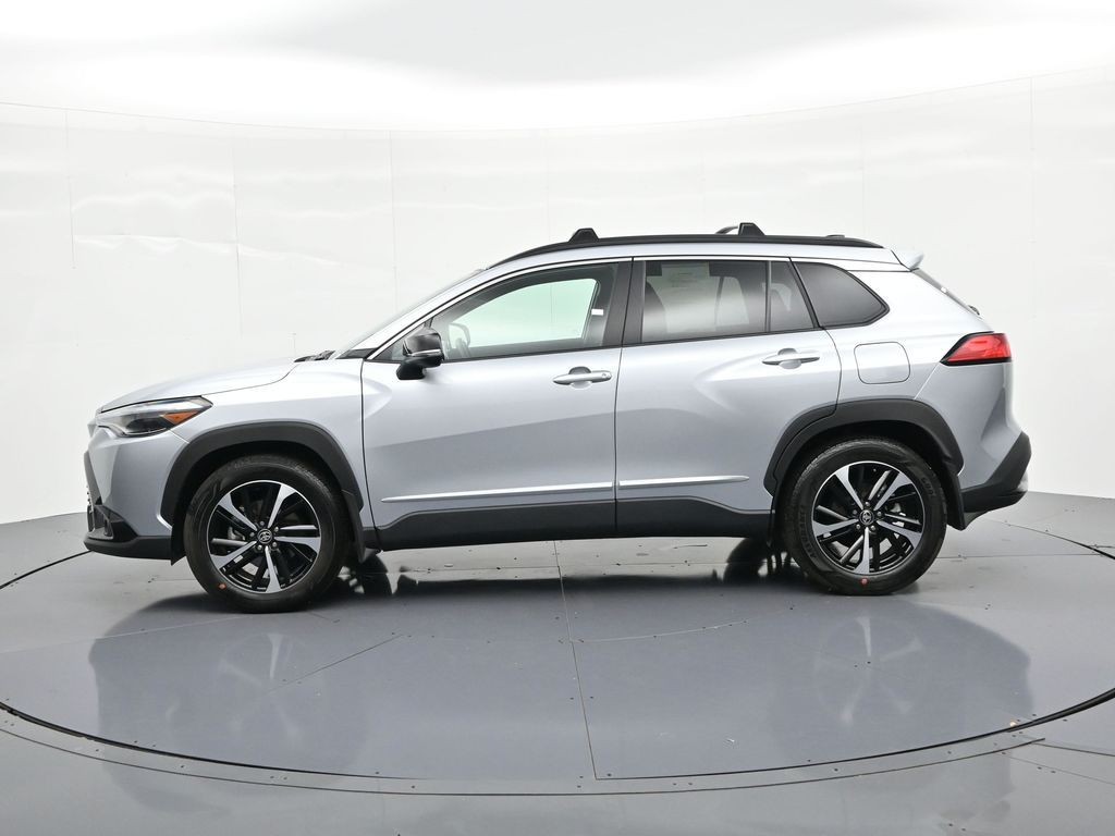 Toyota Corolla Cross Vehicle Full-screen Gallery Image 9