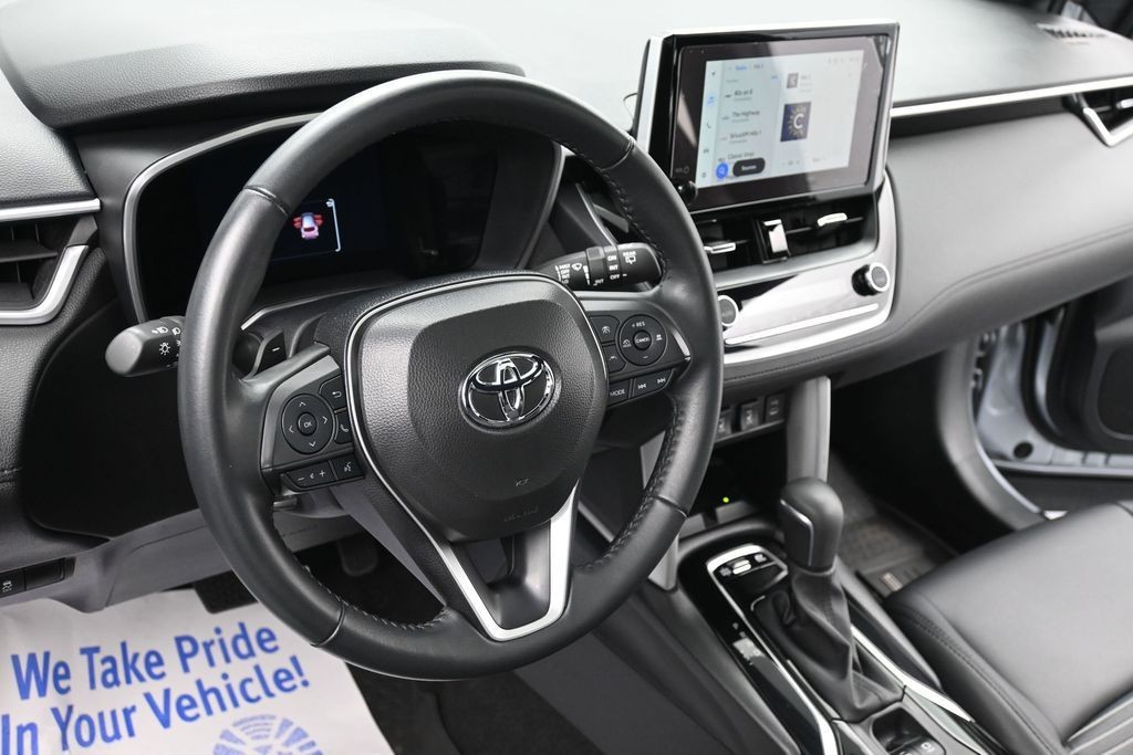 Toyota Corolla Cross Vehicle Full-screen Gallery Image 14
