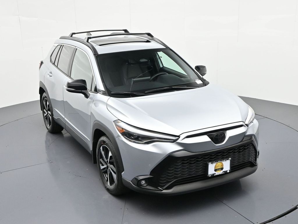 Toyota Corolla Cross Vehicle Full-screen Gallery Image 15