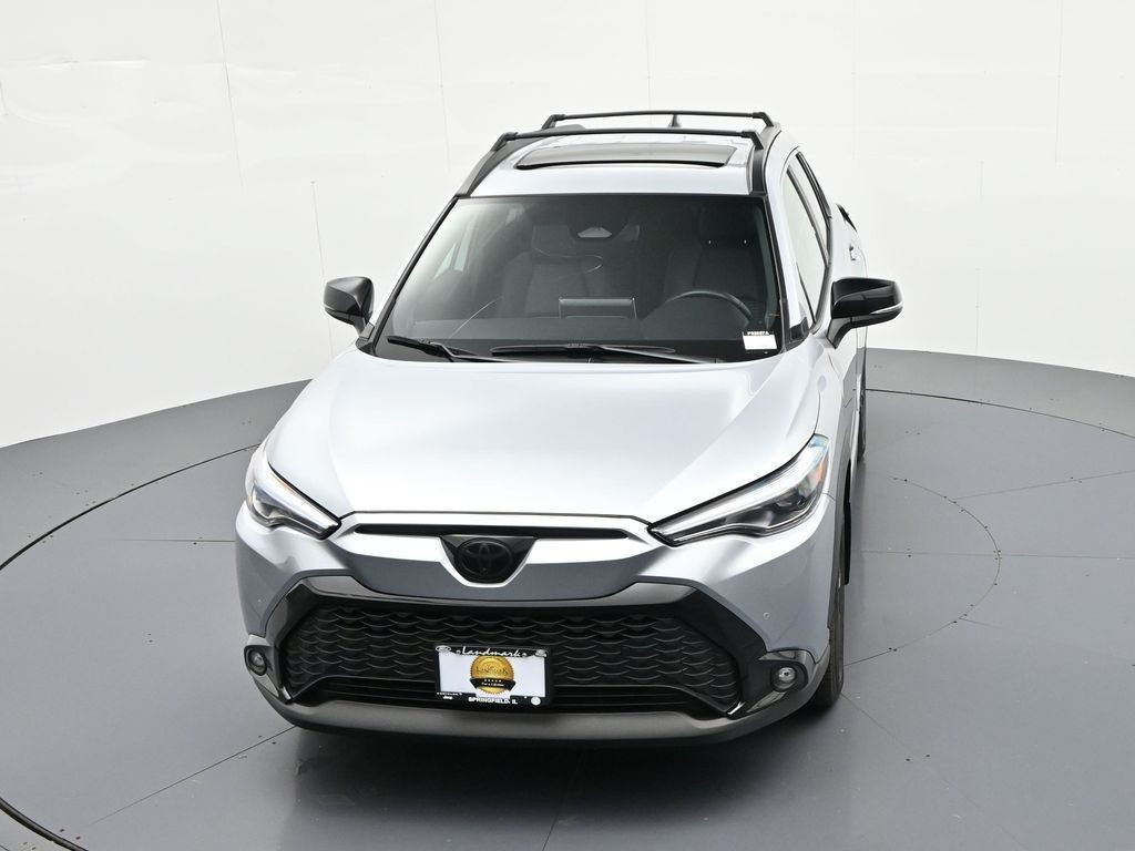 Toyota Corolla Cross Vehicle Full-screen Gallery Image 16
