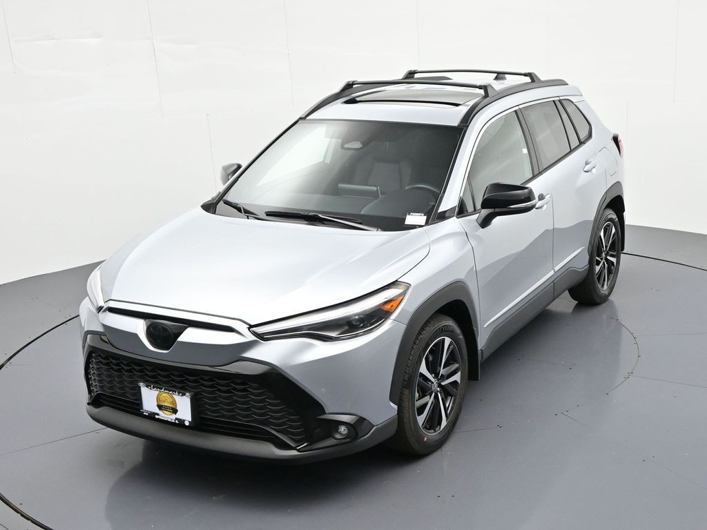 Toyota Corolla Cross Vehicle Full-screen Gallery Image 17