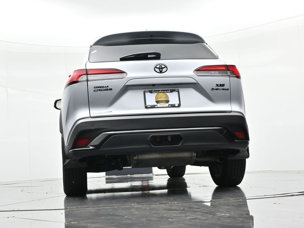 Toyota Corolla Cross Vehicle Full-screen Gallery Image 20