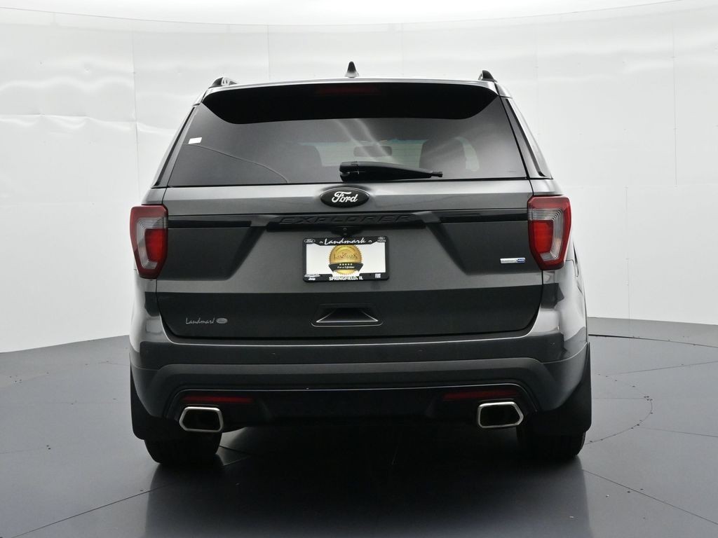 Ford Explorer Vehicle Full-screen Gallery Image 7