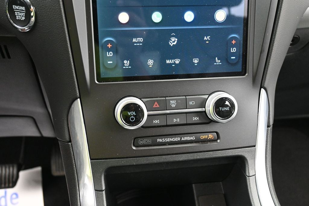 Ford Edge Vehicle Full-screen Gallery Image 11