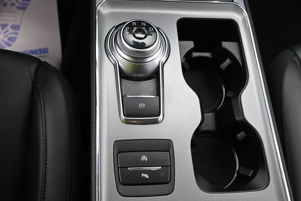 Ford Edge Vehicle Full-screen Gallery Image 12