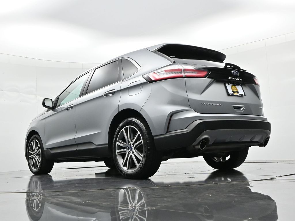 Ford Edge Vehicle Full-screen Gallery Image 19