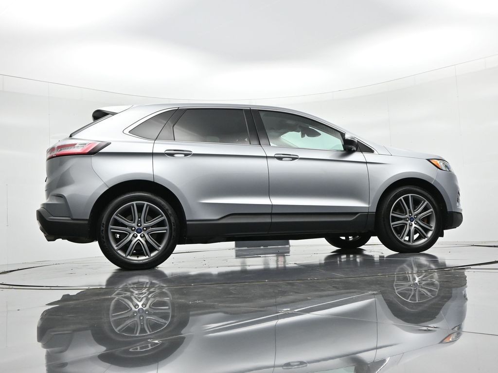 Ford Edge Vehicle Full-screen Gallery Image 22
