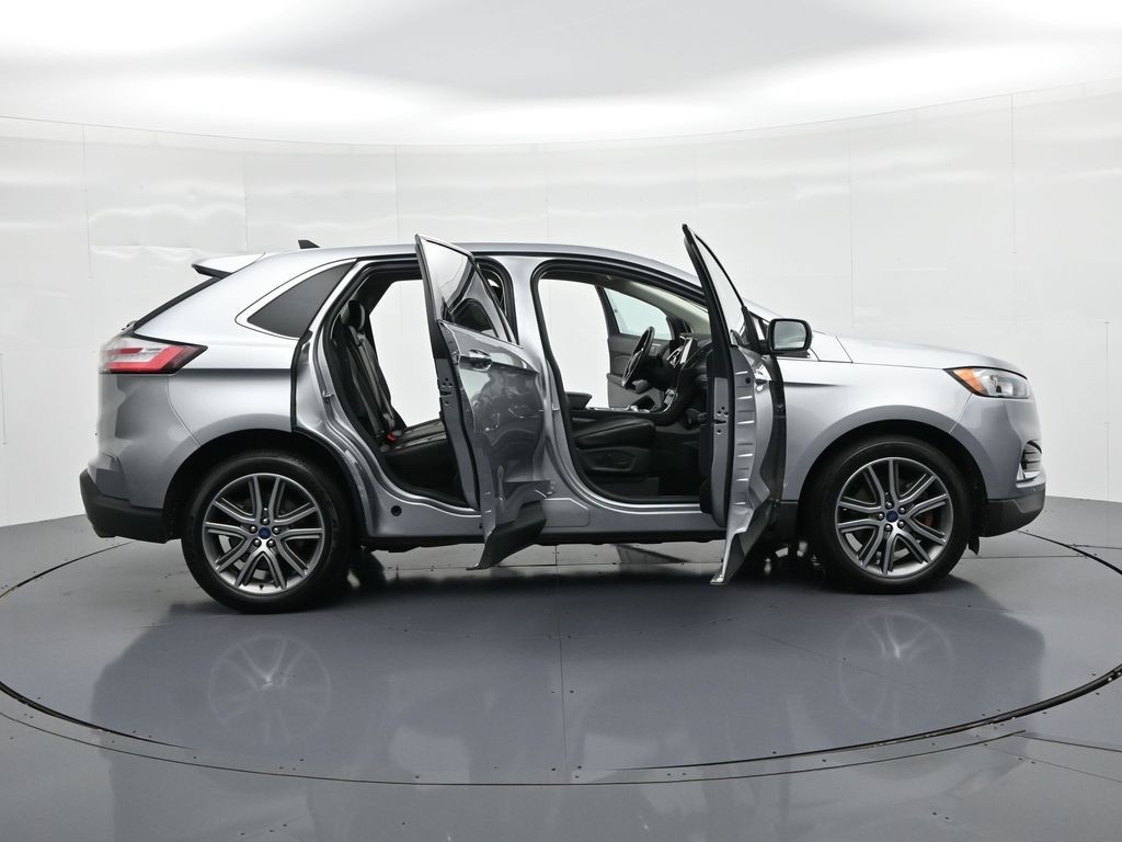 Ford Edge Vehicle Full-screen Gallery Image 23