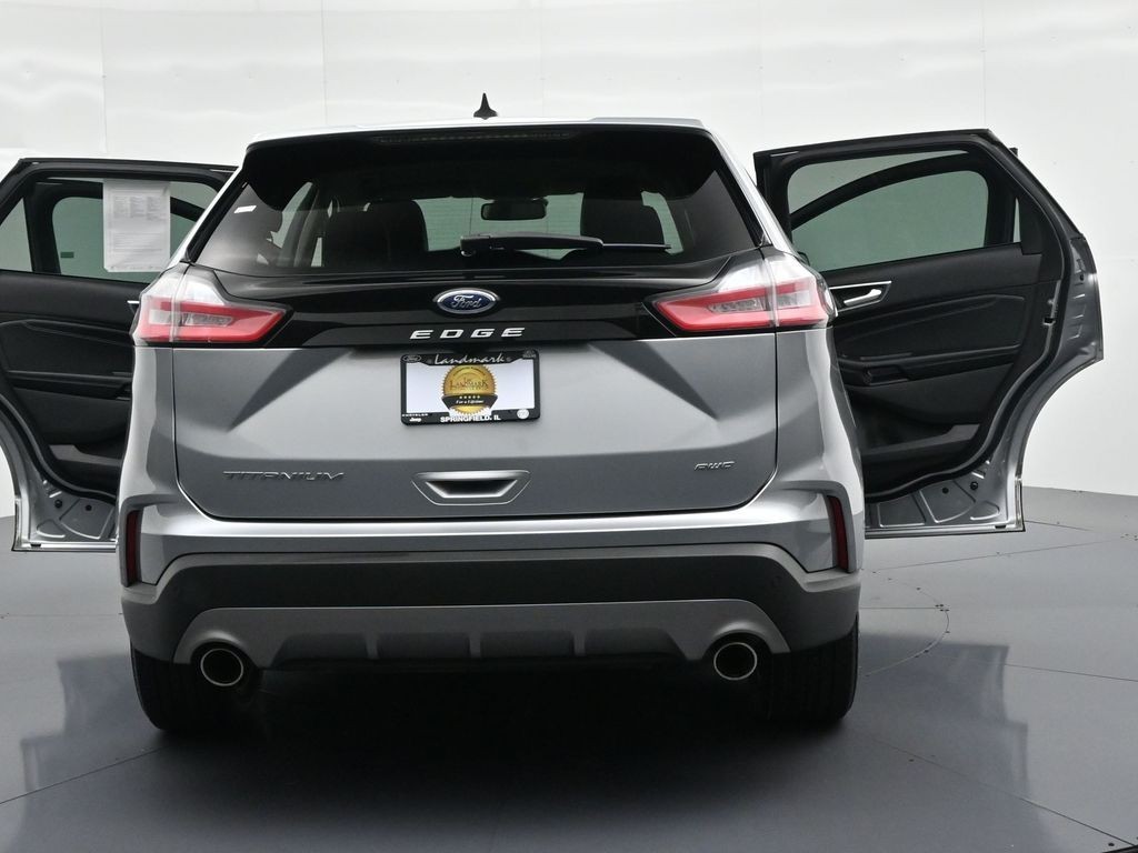 Ford Edge Vehicle Full-screen Gallery Image 26