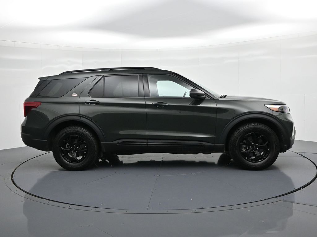 Ford Explorer Vehicle Full-screen Gallery Image 05