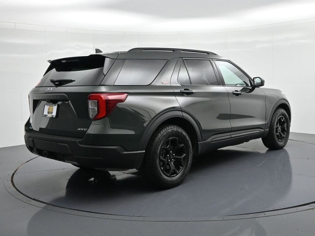 Ford Explorer Vehicle Full-screen Gallery Image 06