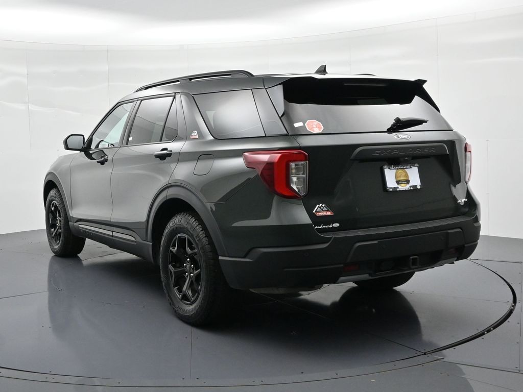 Ford Explorer Vehicle Full-screen Gallery Image 08