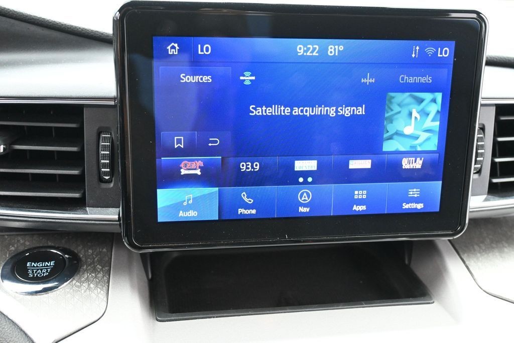 Ford Explorer Vehicle Full-screen Gallery Image 13