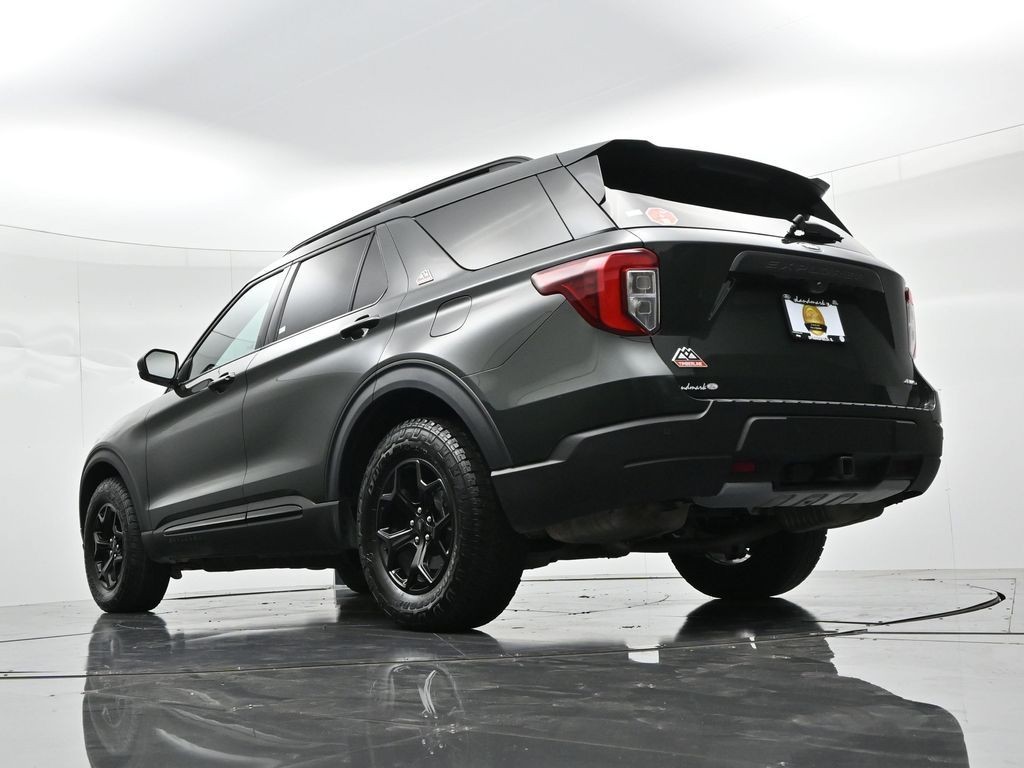 Ford Explorer Vehicle Full-screen Gallery Image 22