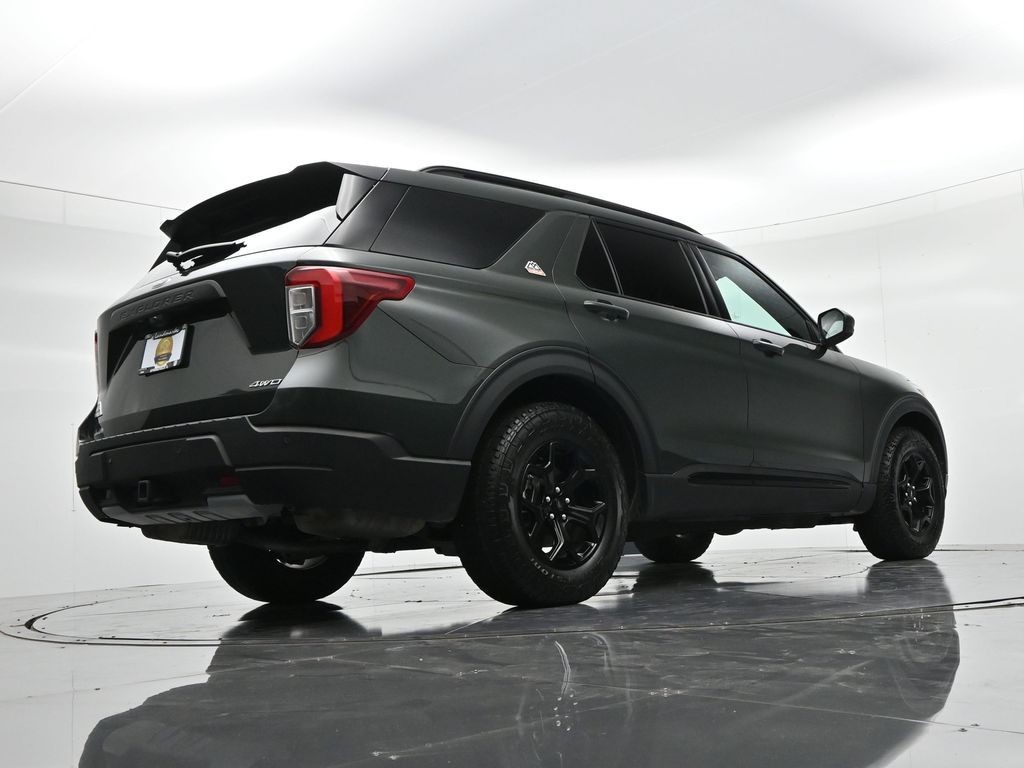 Ford Explorer Vehicle Full-screen Gallery Image 24