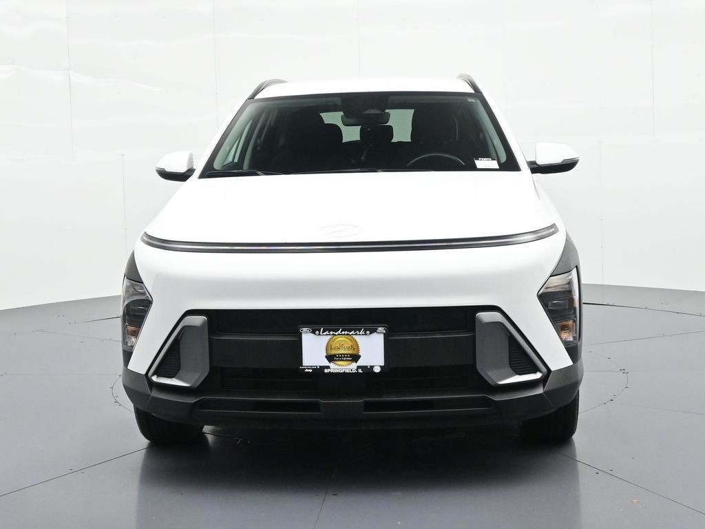 Hyundai Kona Vehicle Full-screen Gallery Image 3