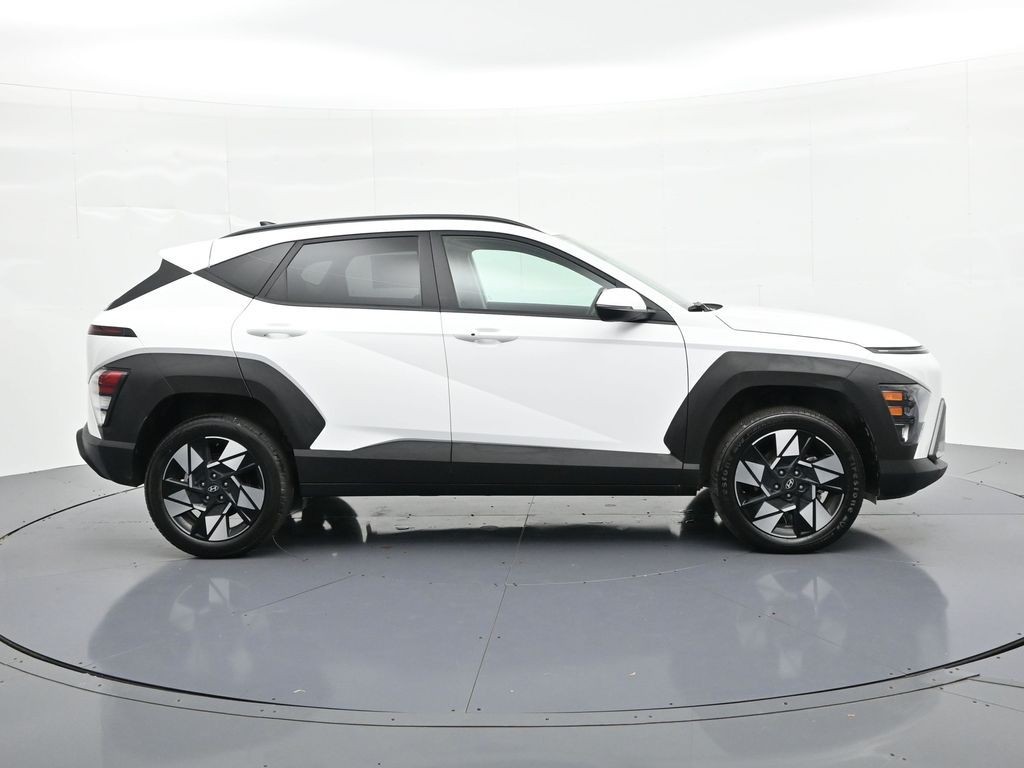 Hyundai Kona Vehicle Full-screen Gallery Image 5