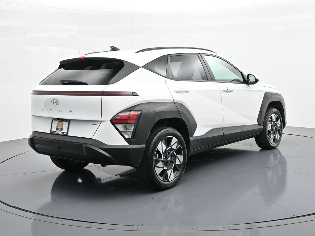 Hyundai Kona Vehicle Full-screen Gallery Image 6