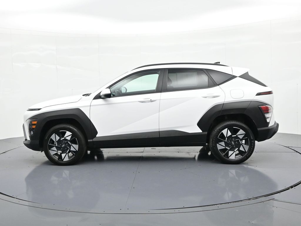Hyundai Kona Vehicle Full-screen Gallery Image 9