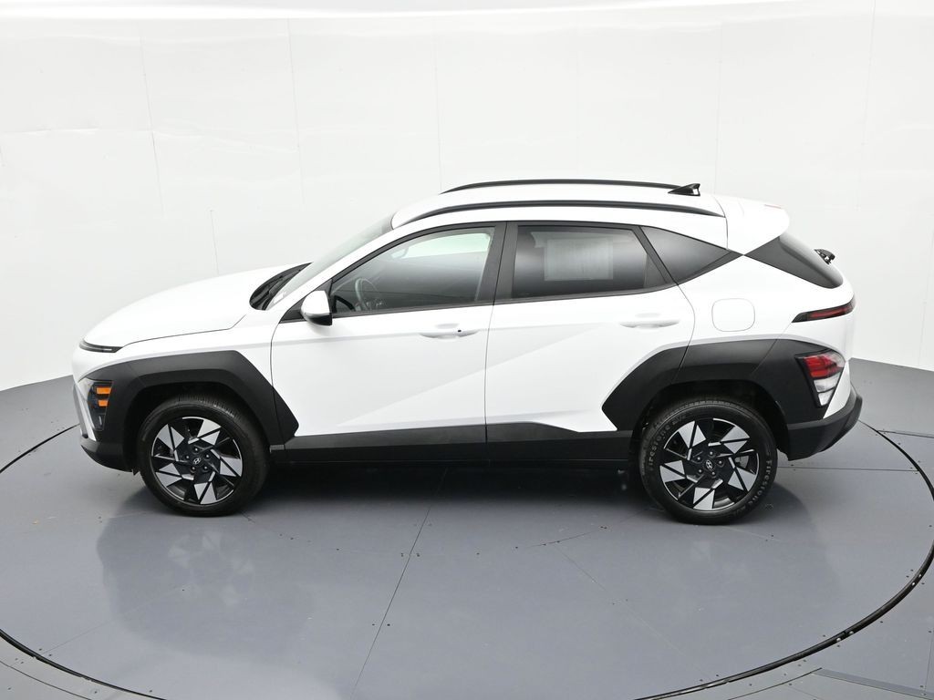 Hyundai Kona Vehicle Full-screen Gallery Image 19