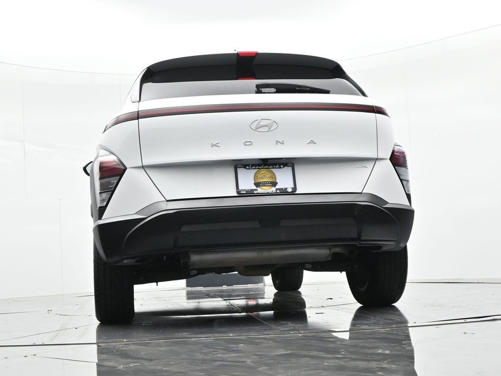 Hyundai Kona Vehicle Full-screen Gallery Image 21