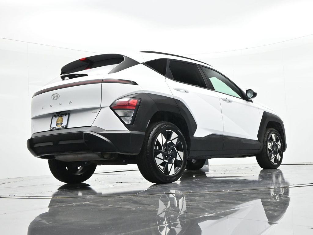 Hyundai Kona Vehicle Full-screen Gallery Image 22