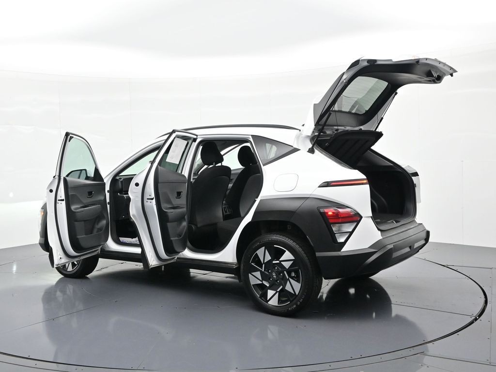 Hyundai Kona Vehicle Full-screen Gallery Image 25