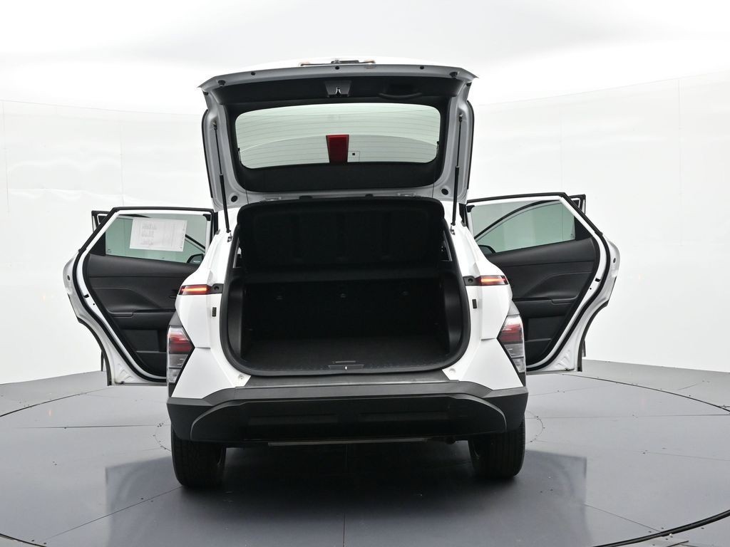 Hyundai Kona Vehicle Full-screen Gallery Image 27