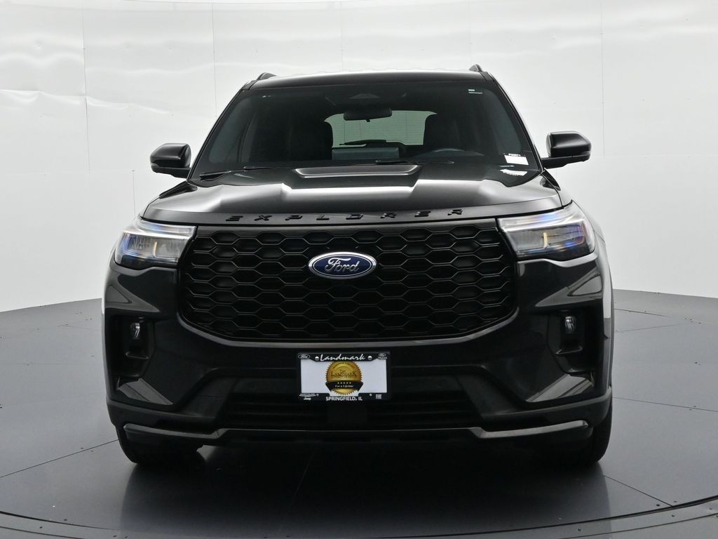 Ford Explorer Vehicle Full-screen Gallery Image 03