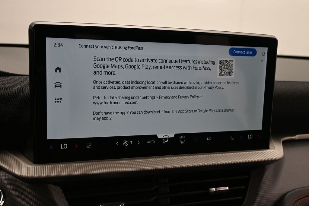 Ford Explorer Vehicle Full-screen Gallery Image 12
