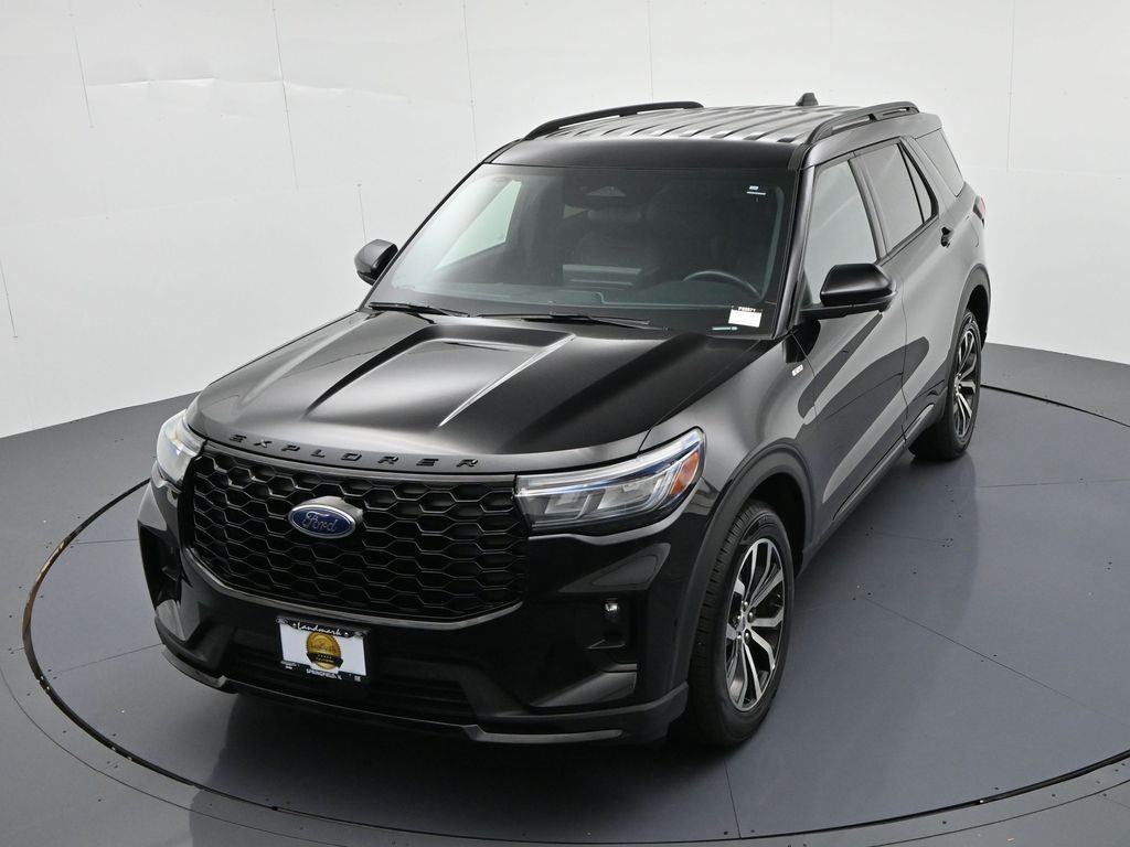 Ford Explorer Vehicle Full-screen Gallery Image 19