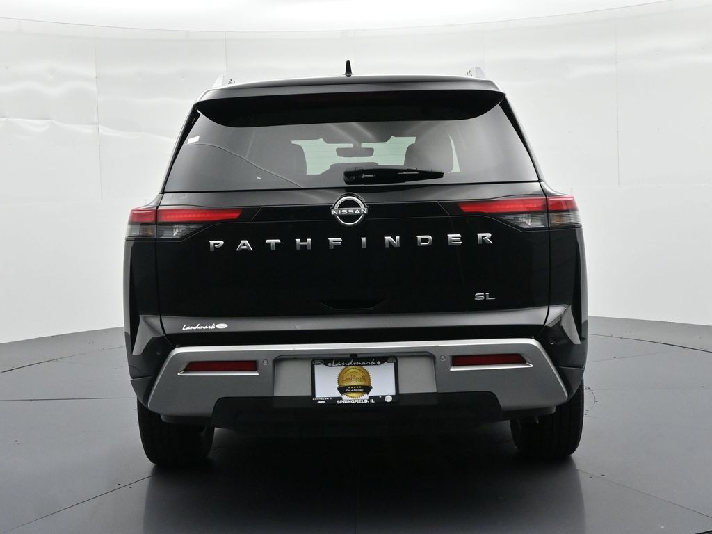 Nissan Pathfinder Vehicle Full-screen Gallery Image 7