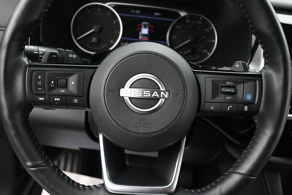 Nissan Pathfinder Vehicle Full-screen Gallery Image 13