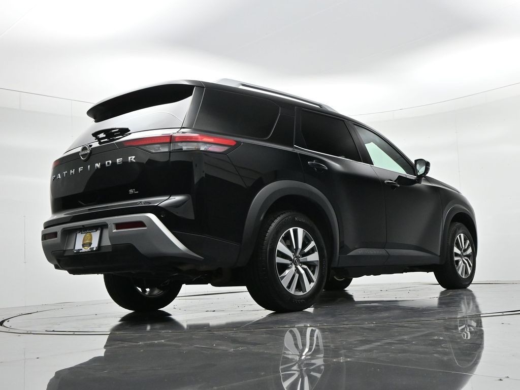 Nissan Pathfinder Vehicle Full-screen Gallery Image 21