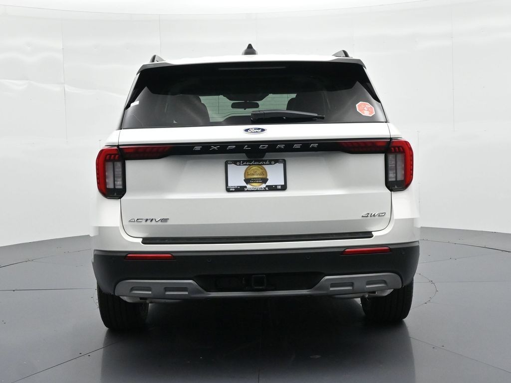 Ford Explorer Vehicle Full-screen Gallery Image 7