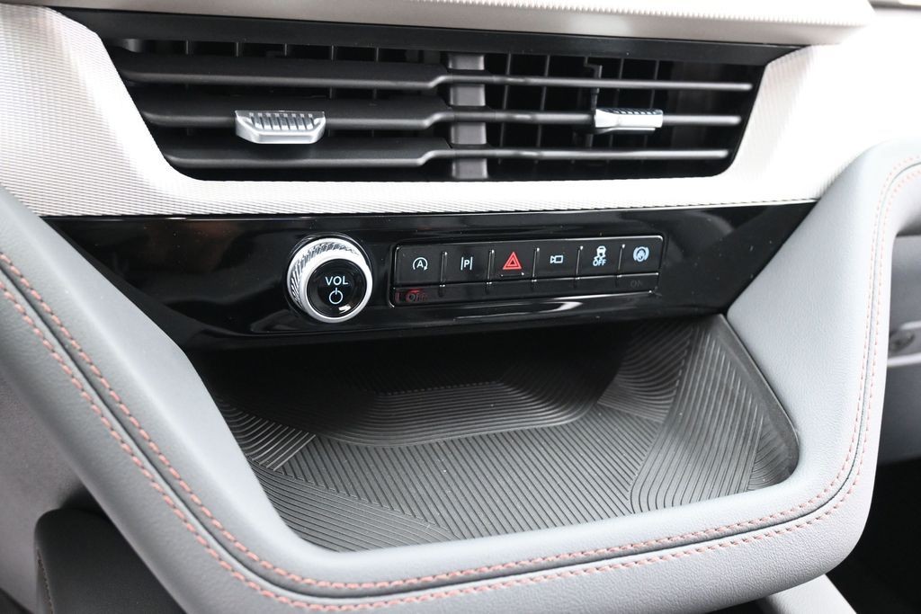 Ford Explorer Vehicle Full-screen Gallery Image 12