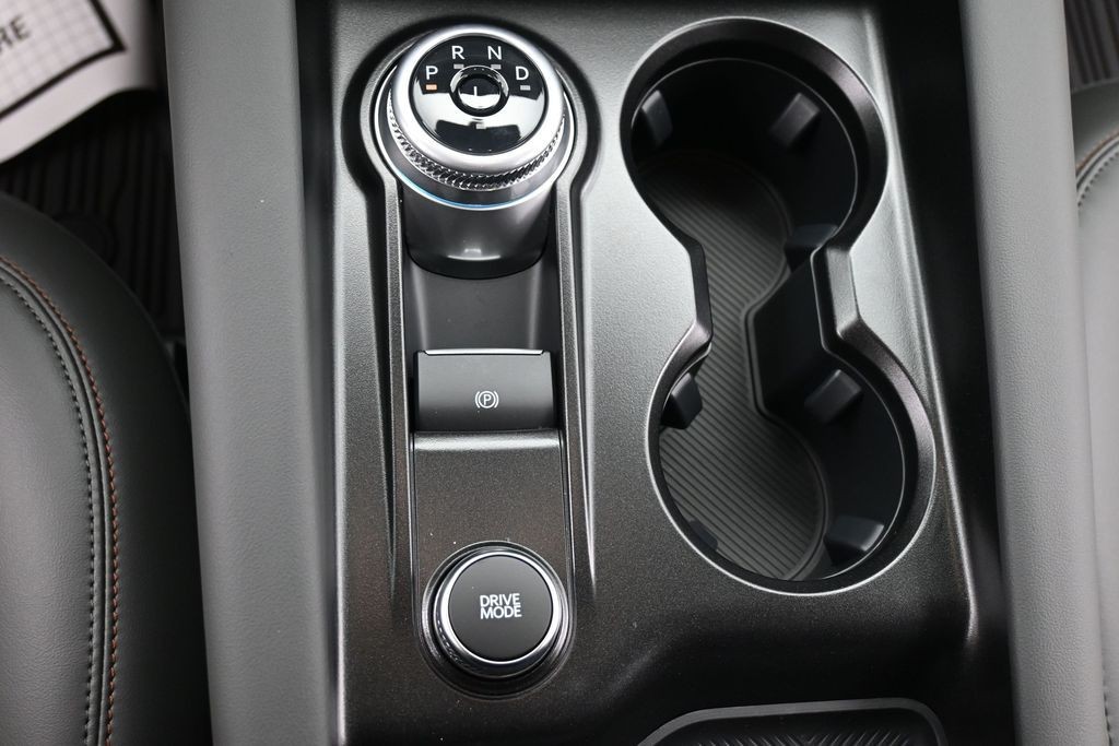 Ford Explorer Vehicle Full-screen Gallery Image 13