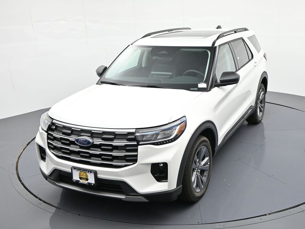 Ford Explorer Vehicle Full-screen Gallery Image 19
