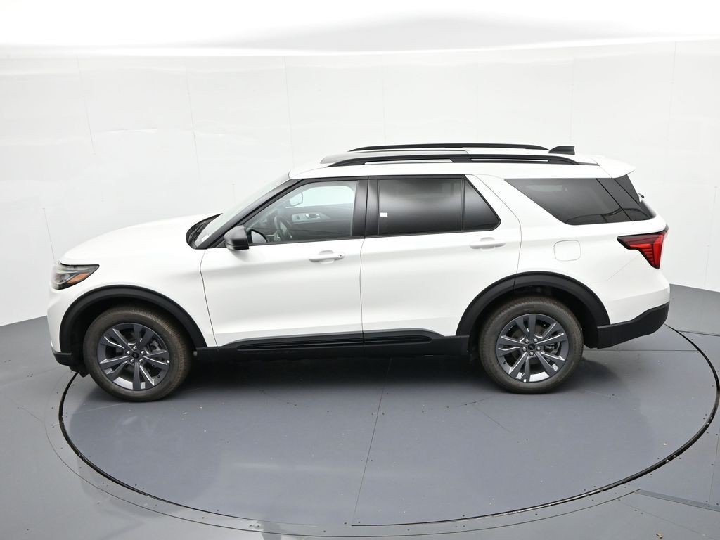 Ford Explorer Vehicle Full-screen Gallery Image 20