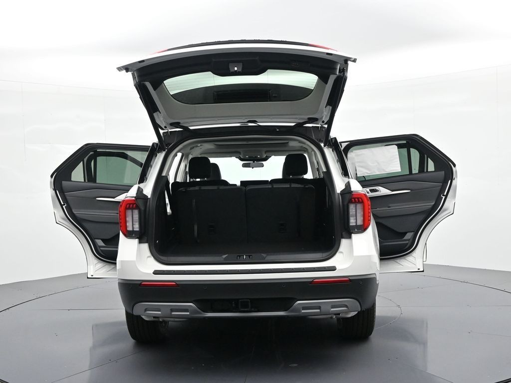 Ford Explorer Vehicle Full-screen Gallery Image 28