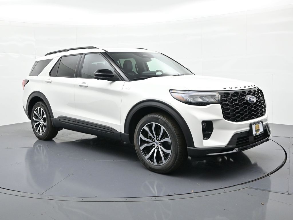 Ford Explorer Vehicle Full-screen Gallery Image 4