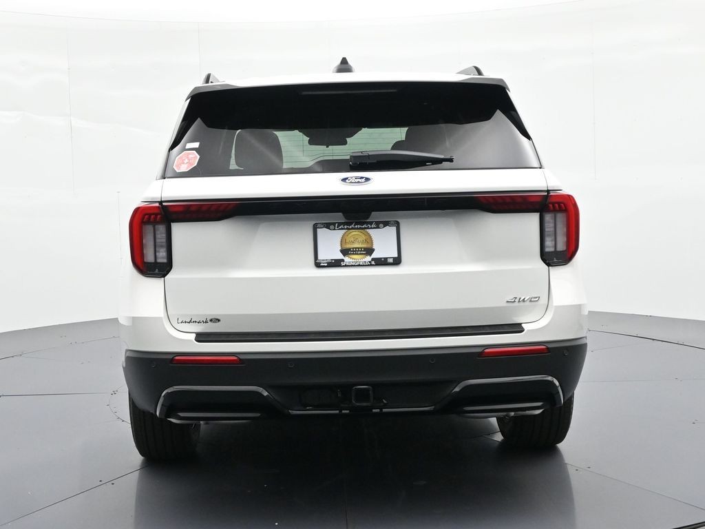 Ford Explorer Vehicle Full-screen Gallery Image 7