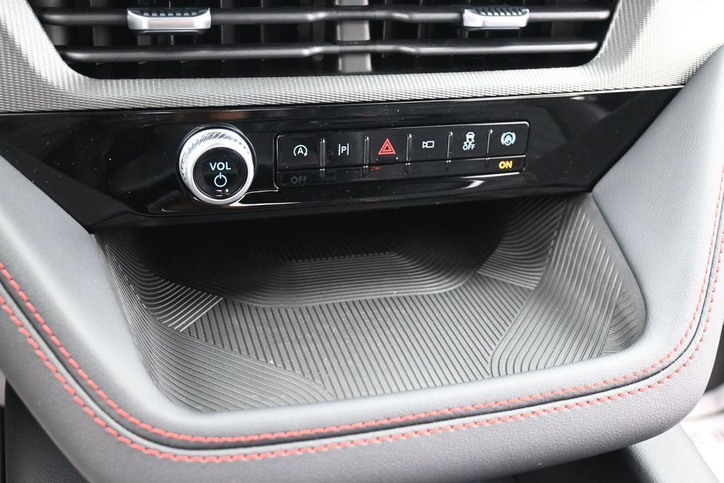 Ford Explorer Vehicle Full-screen Gallery Image 12