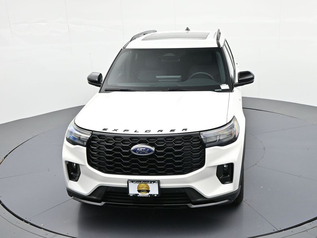 Ford Explorer Vehicle Full-screen Gallery Image 19