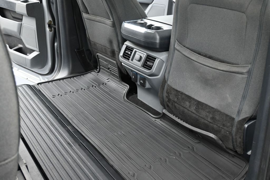 Ford F-150 Vehicle Full-screen Gallery Image 10