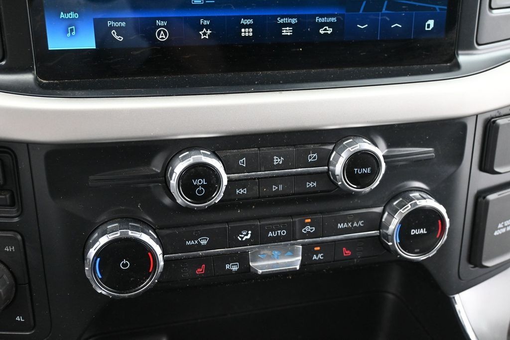 Ford F-150 Vehicle Full-screen Gallery Image 12