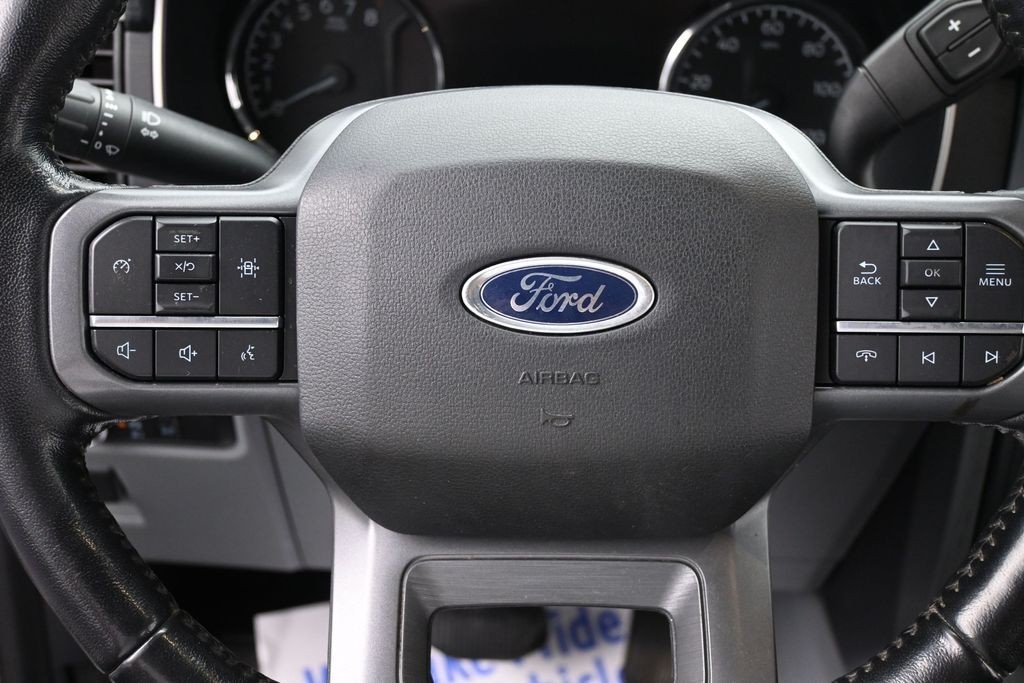 Ford F-150 Vehicle Full-screen Gallery Image 14