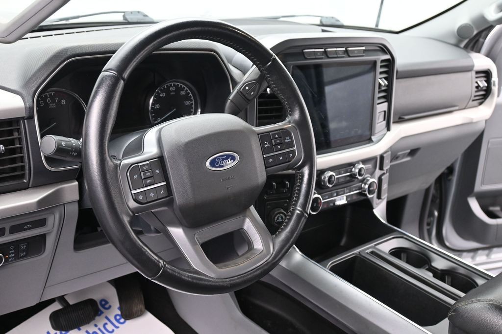 Ford F-150 Vehicle Full-screen Gallery Image 15